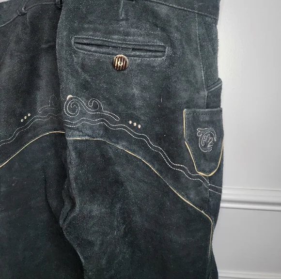 Authentic German Men’s Black Suede Lederhosen with Suspenders – Size 54 - Picture 7 of 13